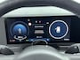 Hyundai Kona 1.6 GDI HEV PREMIUM SKY | NAVI | OPEN DAK | LEDER | 360 CAMERA | CLIMA | CRUISE ADAPT. | STOEL- & STUURVERWARMING + COOLING | APPLE CAR PLAY & ANDROID AUTO | 18'' LM VELGEN | FABRIEKSGARANTIE GELDIG T/M 2-2030! |