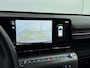 Hyundai Kona Electric COMFORT 65.4 kWh | SoH 100% | WARMTEPOMP | V2L | VOOR EN ACHTER PARKEERSENSOREN | CAMERA | 510KM ACTIERADIUS