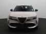 Alfa Romeo Junior Elettrica 54 kWh | Apple Carplay/Android Auto | Climate control | 18" Lichtmetalen velgen | Parkeersensoren