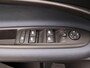 Alfa Romeo Junior Elettrica 54 kWh | Apple Carplay/Android Auto | Climate control | 18" Lichtmetalen velgen | Parkeersensoren