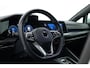 Volkswagen Golf Variant 1.5 eTSI R-Line Business | Rijklaar! | Elek. Trekhaak | Dig. Cockpit | Stoel- Stuurverw. | Camera+PDC | Adapt. Cruise | Nav+App.Connect | Sfeerverl. | V