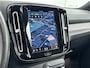 Volvo XC40 Recharge P8 AWD R-Design | 19" Allseason | Trekhaak | Parkeercamera | Stoel/Stuur/Achterbankverwarming | Warmtepomp | Adaptieve Cruise | BLIS | Keyless | Elektrische Achterklep