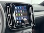Volvo XC40 Recharge P8 AWD R-Design | 19" Allseason | Trekhaak | Parkeercamera | Stoel/Stuur/Achterbankverwarming | Warmtepomp | Adaptieve Cruise | BLIS | Keyless | Elektrische Achterklep