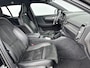 Volvo XC40 Recharge P8 AWD R-Design | 19" Allseason | Trekhaak | Parkeercamera | Stoel/Stuur/Achterbankverwarming | Warmtepomp | Adaptieve Cruise | BLIS | Keyless | Elektrische Achterklep