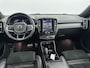 Volvo XC40 Recharge P8 AWD R-Design | 19" Allseason | Trekhaak | Parkeercamera | Stoel/Stuur/Achterbankverwarming | Warmtepomp | Adaptieve Cruise | BLIS | Keyless | Elektrische Achterklep