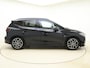 BMW 2-Serie Active Tourer 220i M Sport FULL OPTIONS -Massagestoel -Pano Dak -HeadUp -Trekhaak -Driving Ass Plus -Live Cockpit Prof -Led Adaptief -WiFi