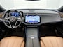 Mercedes-Benz E-klasse Estate 300 e Luxury Plug-In Hybride Trekhaak | Ledkoplampen | Distronic | Memory Voorstoelen | Zwarte Hemel | Stuur en Stoelverwarming. Inclusief 24 maanden Mercedes-Benz Certified garantie voor Europa.