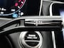Mercedes-Benz E-klasse Estate 300 e Luxury Plug-In Hybride Trekhaak | Ledkoplampen | Distronic | Memory Voorstoelen | Zwarte Hemel | Stuur en Stoelverwarming. Inclusief 24 maanden Mercedes-Benz Certified garantie voor Europa.