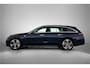 Mercedes-Benz E-klasse Estate 300 e Luxury Plug-In Hybride Trekhaak | Ledkoplampen | Distronic | Memory Voorstoelen | Zwarte Hemel | Stuur en Stoelverwarming. Inclusief 24 maanden Mercedes-Benz Certified garantie voor Europa.
