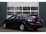 Toyota Avensis Wagon 1.8 VVTi Comfort Cruise/Camera/Stoelverwarming/Navi/Bluetooth/16"LM/RadioCD.AUX.USB/Trekhaak/APK:11-04-2027