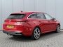 Hyundai i30 Wagon 1.5 T-GDi MHEV Premium / 18" N velgen / Trekhaak afneembaar 1410 kg / Vol leder / Stoelverwarming en verkoeling  / Stuurwiel verwarming / Navigatie / Full LED / Elektrische stoelverstelling / Achteruitrijcamera /