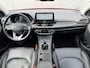 Hyundai i30 Wagon 1.5 T-GDi MHEV Premium / 18" N velgen / Trekhaak afneembaar 1410 kg / Vol leder / Stoelverwarming en verkoeling  / Stuurwiel verwarming / Navigatie / Full LED / Elektrische stoelverstelling / Achteruitrijcamera /