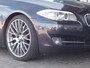 BMW 5-Serie 535i Upgrade Edition, Afn.Trekhaak / Leder / Xenon / Sensoren V + A / Bluetooth / Stoelverwarming / Climate Control / 20'' LMV