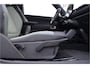 MINI Cooper Mini E Blackyard 40.7 kWh NIEUWE AUTO! Stoelverwarmig | Camera | Carplay | Head Up Display | 17 " U-Spoke grey velgen! Nieuwprijs €32.990,-!!