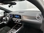 Mercedes-Benz B-klasse 200 Business Solution AMG | Panoramadak | Trekhaak | Achteruitrijcamera | Multibeam Koplampen | Inclusief 24 maanden MB Certified garantie voor Europa.