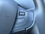 Peugeot 2008 1.2 PureTech Blue Lion | Navigatie | Panoramadak | 16 inch Lichtmetalen velgen | Airco | Lage kilometerstand!
