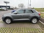 Volkswagen T-Roc 1.5 TSI Life Business 150 PK| Parkeersensoren | Apple Carplay | Android Auto | Stoelverwarming | Climatronic | Trekhaak | Park Assist