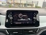 Volkswagen T-Roc 1.5 TSI Life Business 150 PK| Parkeersensoren | Apple Carplay | Android Auto | Stoelverwarming | Climatronic | Trekhaak | Park Assist