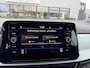 Volkswagen T-Roc 1.5 TSI Life Business 150 PK| Parkeersensoren | Apple Carplay | Android Auto | Stoelverwarming | Climatronic | Trekhaak | Park Assist