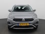 Volkswagen T-Roc 1.5 TSI Life Business 150 PK| Parkeersensoren | Apple Carplay | Android Auto | Stoelverwarming | Climatronic | Trekhaak | Park Assist