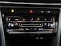 Volkswagen T-Roc 1.5 TSI Life Business 150 PK| Parkeersensoren | Apple Carplay | Android Auto | Stoelverwarming | Climatronic | Trekhaak | Park Assist