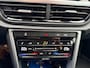 Volkswagen T-Roc 1.5 TSI Life Business 150 PK| Parkeersensoren | Apple Carplay | Android Auto | Stoelverwarming | Climatronic | Trekhaak | Park Assist