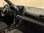 Toyota Yaris Cross 1.5 Hybrid 130 Dynamic - DIRECT NIEUW UIT VOORRAAD LEVERBAAR - NAVIGATIE - PARKEERSENSOREN VOOR/ ACHTER - VOORSTOELEN VERWARMD - STUUR VERWARMD - DODEHOEK DETECTIE - KEYLESS ENTRY/ START - CLIMATE CONTROL - APPLE CARPLAY/ ANDROID AUTO