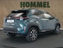 Toyota Yaris Cross 1.5 Hybrid 130 Dynamic - DIRECT NIEUW UIT VOORRAAD LEVERBAAR - NAVIGATIE - PARKEERSENSOREN VOOR/ ACHTER - VOORSTOELEN VERWARMD - STUUR VERWARMD - DODEHOEK DETECTIE - KEYLESS ENTRY/ START - CLIMATE CONTROL - APPLE CARPLAY/ ANDROID AUTO