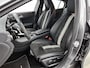 Mercedes-Benz GLA 180 AMG White Art Edition | Keyless Go | Car Play | LED | Navigatie | Parkeerpakket met Camera | Stoelverwarming | Inclusief 12 Maanden Garantie.