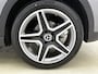 Mercedes-Benz GLA 180 AMG White Art Edition | Keyless Go | Car Play | LED | Navigatie | Parkeerpakket met Camera | Stoelverwarming | Inclusief 12 Maanden Garantie.