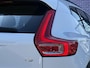Volvo XC40 1.5 T3 Momentum | Standkachel | Volvo on Call | Stoelverwarming V + A | Stuurverwarming | Regensensor | 4 voudig verstelbare lendesteun | Parkeersensoren |