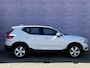 Volvo XC40 1.5 T3 Momentum | Standkachel | Volvo on Call | Stoelverwarming V + A | Stuurverwarming | Regensensor | 4 voudig verstelbare lendesteun | Parkeersensoren |