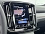 Volvo XC40 T5 Recharge R-Design | 19" | Leder/Nubuck | Panoramadak | Trekhaak | Stoel/Stuurverwarming | Parkeercamera | Adaptieve Cruise | Getint Glas