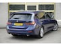 BMW 3-Serie Touring 318i Automaat! Business Edition Plus BJ2022 Lmv 17" | Led V+A | Pdc | Elek. achterklep | App-Connect | Navi | Virtual cockpit | Climate control | Cruise control | Lederen bekleding | Sportstoelen | Verwarmde voorstoelen | Getint glas