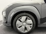 Hyundai Kona Electric EV Premium 64 kWh 3- Fase SOH 95,4% | Warmtepomp | Camera | Navigatie | Head-Up Display | Leer | Led
