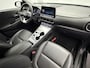 Hyundai Kona Electric EV Premium 64 kWh 3- Fase SOH 95,4% | Warmtepomp | Camera | Navigatie | Head-Up Display | Leer | Led