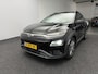 Hyundai Kona Electric EV Premium 64 kWh 3- Fase SOH 95,4% | Warmtepomp | Camera | Navigatie | Head-Up Display | Leer | Led