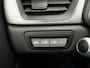 Renault Captur 1.0 TCe 90 Intens | Achteruitrijcamera | Parkeersensoren voor & achter | Apple Carplay/Android | cruise control | electronic climate control |