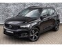 Volvo XC40 1.5 T4 Recharge R-Design | Plug-in Hybrid (PHEV) | Achteruitrijcamera | Parkeersensoren | Harman Kardon Audio | Elektrische Achterklep | Cruise Control Adaptief | BLIS | Navigatie | Apple CarPlay | Android Auto