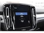 Volvo XC40 T4 Recharge R-Design | Navigatie | Adaptieve Cruise Control | Harman Kardon Audio | DAB | Stoel-/Stuur-/Voorruitverwarming | Camera | Dodehoekdetectie | Park Assist | Climate Control | Apple CarPlay & Android Auto  |