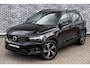 Volvo XC40 T4 Recharge R-Design | Navigatie | Adaptieve Cruise Control | Harman Kardon Audio | DAB | Stoel-/Stuur-/Voorruitverwarming | Camera | Dodehoekdetectie | Park Assist | Climate Control | Apple CarPlay & Android Auto  |