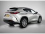 Lexus NX 450h+ AWD Luxury Line | Afneembare Trekhaak 1.500 kg | Stoelverwarming | Stuurverwarming |