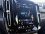 Volvo XC40 Single Motor Extended Range 82 kWh Plus | Trekhaak | Adaptive cruise control | Stoel- en stuurverwarming | Dode hoek detectie BLIS | Warmtepomp | LED koplampen | Navigatie | Apple Carplay / Android Auto | Parkeersensoren voor + achter | Achteruitrijcamera |