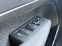 Volvo XC40 Single Motor Extended Range 82 kWh Plus | Trekhaak | Adaptive cruise control | Stoel- en stuurverwarming | Dode hoek detectie BLIS | Warmtepomp | LED koplampen | Navigatie | Apple Carplay / Android Auto | Parkeersensoren voor + achter | Achteruitrijcamera |