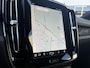Volvo XC40 Single Motor Extended Range 82 kWh Plus | Trekhaak | Adaptive cruise control | Stoel- en stuurverwarming | Dode hoek detectie BLIS | Warmtepomp | LED koplampen | Navigatie | Apple Carplay / Android Auto | Parkeersensoren voor + achter | Achteruitrijcamera |