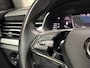 Skoda Kamiq 1.0 TSI Sport (VIRTUAL COCKPIT, APPLE CARPLAY, GROOT NAVI, PARKEERSENSOREN, SPORTSTOELEN, GETINT GLAS, CRUISE, NIEUWE APK, NIEUWSTAAT)