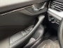 Skoda Kamiq 1.0 TSI Sport (VIRTUAL COCKPIT, APPLE CARPLAY, GROOT NAVI, PARKEERSENSOREN, SPORTSTOELEN, GETINT GLAS, CRUISE, NIEUWE APK, NIEUWSTAAT)