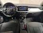 Skoda Kamiq 1.0 TSI Sport (VIRTUAL COCKPIT, APPLE CARPLAY, GROOT NAVI, PARKEERSENSOREN, SPORTSTOELEN, GETINT GLAS, CRUISE, NIEUWE APK, NIEUWSTAAT)