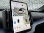 Volvo EX30 Twin Motor Performance AWD 69 kWh Ultra | Stoel- en stuurverwarming | Panoramadak | 360 camera | Elektrische stoelverstelling | Harman Kardon audio | Warmtepomp | LED koplampen | Adaptive cruise control |