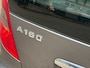 Mercedes-Benz A-klasse A160 Sport (AIRCO, LEDER, LOGISCH NAP, SPORTSTOELEN, CRUISE, PARKEERSENSOREN, NIEUWE APK, NIEUWSTAAT)